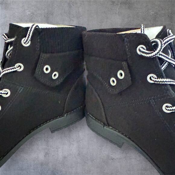 St Johns Bay Boots Women's Black Shae Lace Up Ankle Hiking Combat SZ/ 7.5 M - Picture 4 of 13